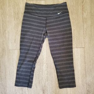 Nike printed crop leggings